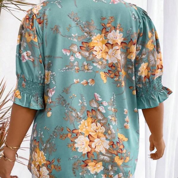 Plus Boho Floral Print Puff Short Sleeve Blouse - Picture 4 of 5